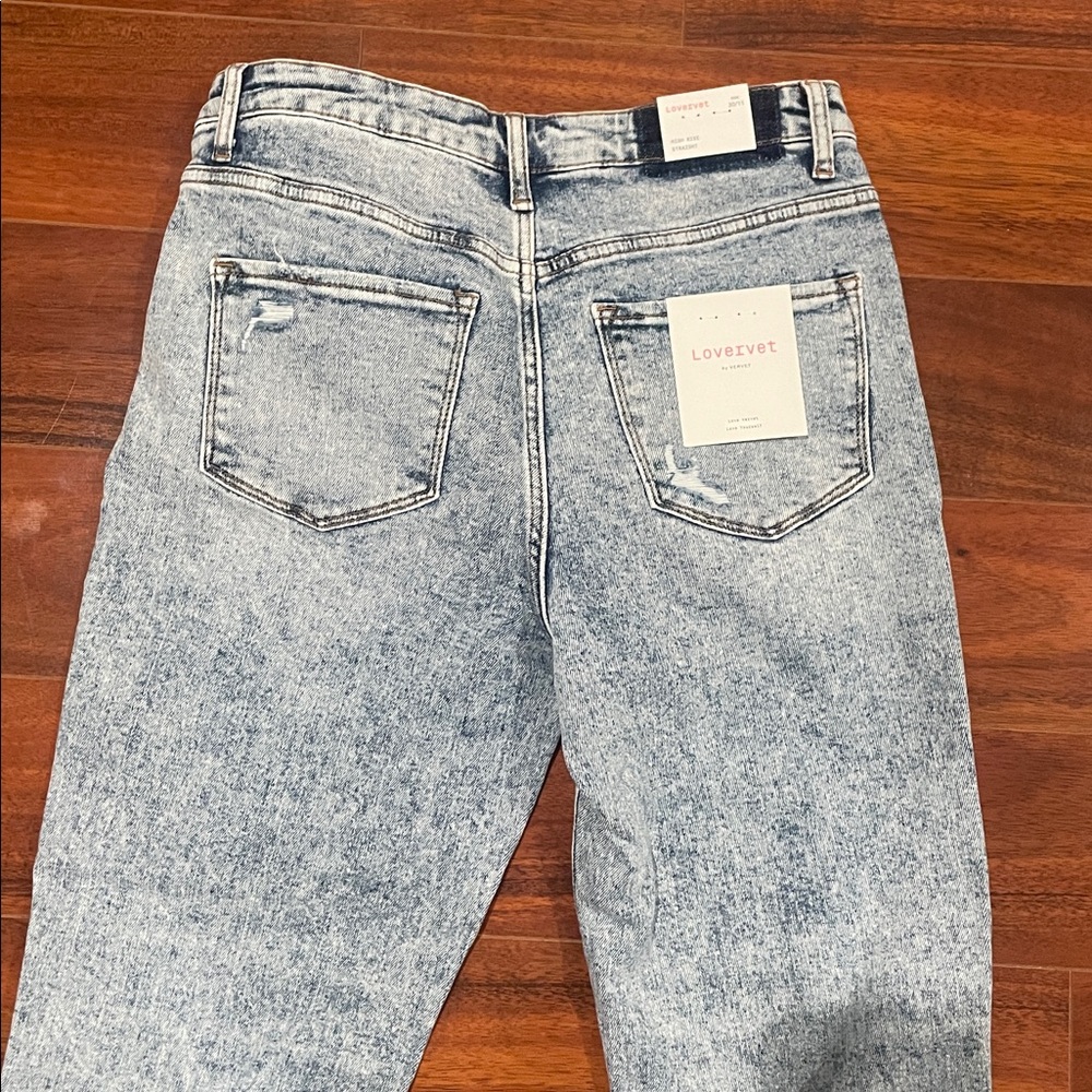 Vervet Women’s Distressed Light Wash High Rise Straight Jeans Size 30/11. NWT! - Picture 10 of 12